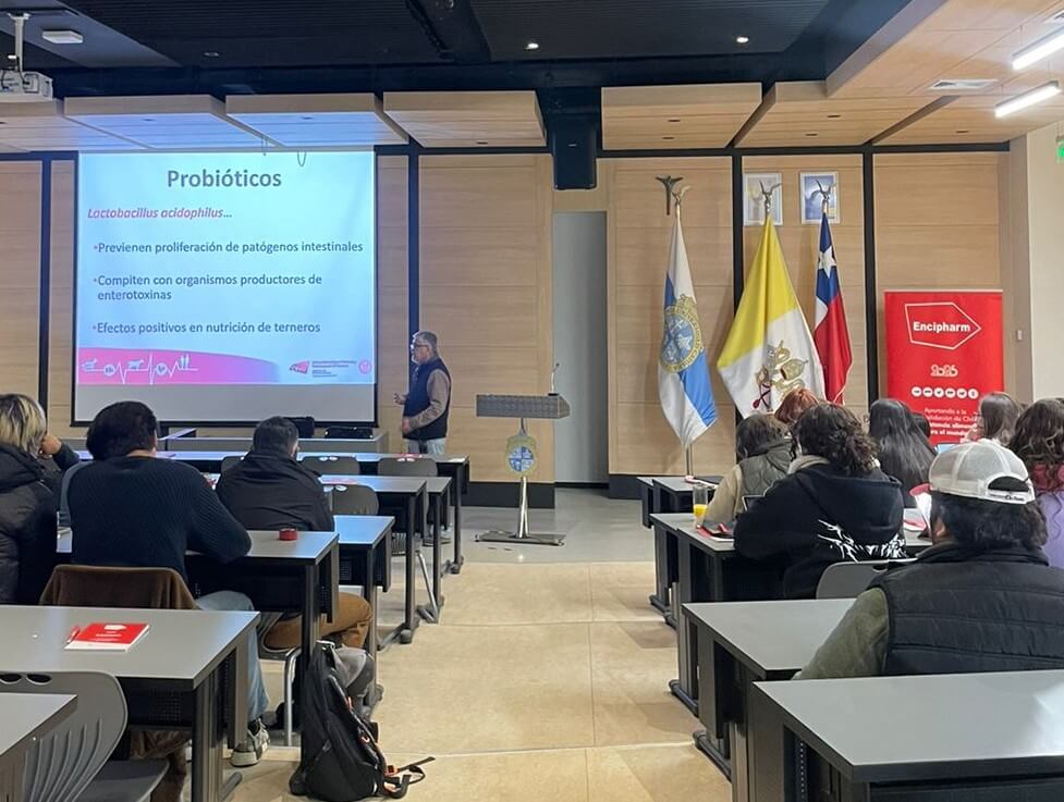 Encipharm participa en jornada técnica realizada por la Escuela de Medicina Veterinaria de la Pontificia Universidad Católica de Chile